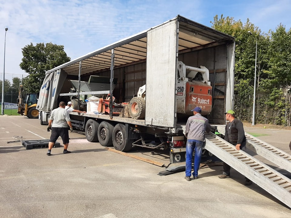 Un nou tir cu utilaje a ajuns la stadionul 