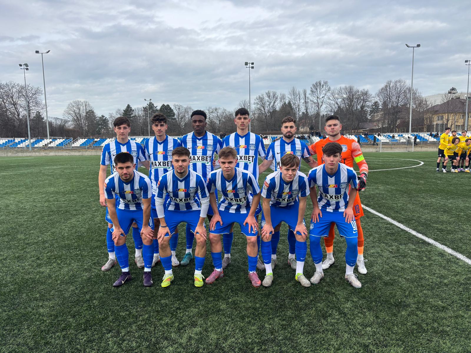 Media de vârstă: 21.9 ani