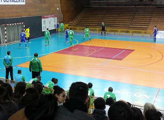 FUTSAL - Să batem campioana!